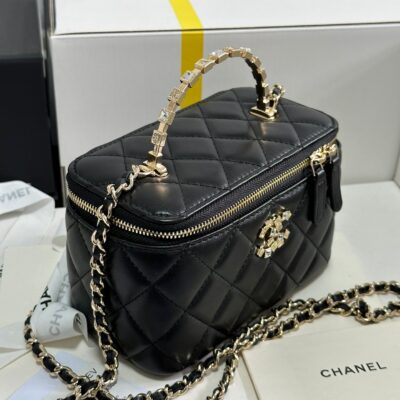 img_b885826e_20240322_i1711121720_2014_7_jpg VANITY CASE 18 IN BLACK CALFSKIN GOLD HARDWARE