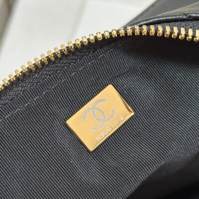 QUILTED HOBO CARGO BAG 31 IN BLACK CALFSKIN GOLD CHAIN