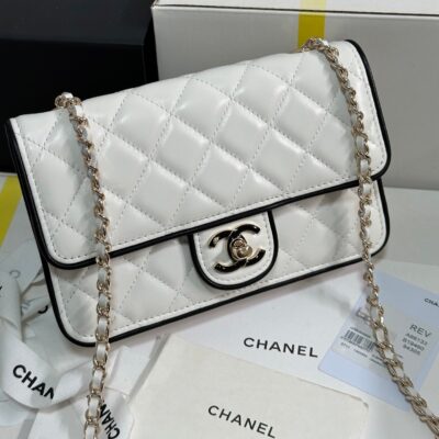 QUILTED FLAP BAG WITH BLACK TRIM 19 IN WHITE LAMBSKIN