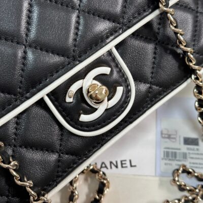 QUILTED FLAP BAG WITH WHITE TRIM 19 IN BLACK LAMBSKIN