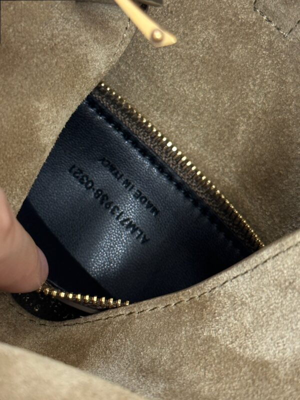 img_bce60362_20231028_i1698460290_2077_6_jpg LE 5 À 7 SUPPLE SMALL 22 IN PEANUT BROWN SUEDE