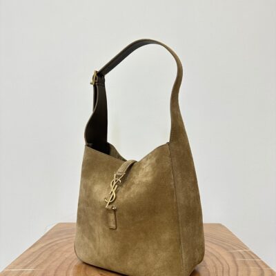 img_bce60362_20231028_i1698460290_6973_1_jpg LE 5 À 7 SUPPLE SMALL 22 IN PEANUT BROWN SUEDE