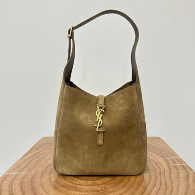 img_bce60362_20231028_i1698460290_9311_0_jpg LE 5 À 7 SUPPLE SMALL 22 IN PEANUT BROWN SUEDE