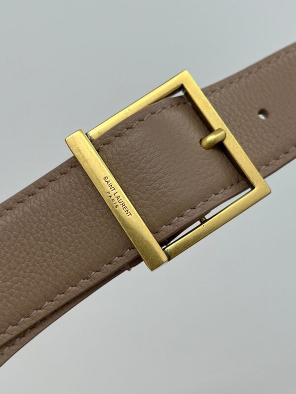 img_bce60362_20241117_i1731820851_4120_3_jpg LE 5 À 7 LARGE SUPPLE 31 IN LIGHT BROWN GRAINED CALFSKIN