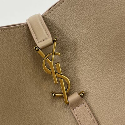 img_bce60362_20241117_i1731820851_6879_7_jpg LE 5 À 7 LARGE SUPPLE 31 IN LIGHT BROWN GRAINED CALFSKIN