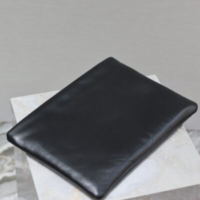 img_c8ebba50_20240327_i1711532874_3874_1_jpg CALYPSO LARGE POUCH 30 IN BLACK SMOOTH LAMBSKIN
