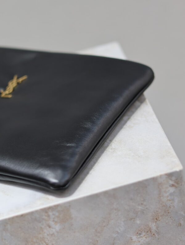 img_c8ebba50_20240327_i1711532874_6090_3_jpg CALYPSO LARGE POUCH 30 IN BLACK SMOOTH LAMBSKIN