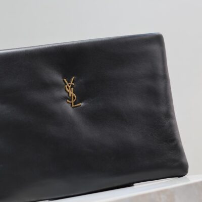 img_c8ebba50_20240327_i1711532874_7457_0_jpg CALYPSO LARGE POUCH 30 IN BLACK SMOOTH LAMBSKIN