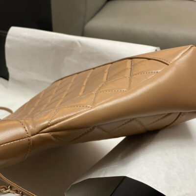 img_cf773044_20240515_i1715751171_9948_6_jpg CC SMALL 30 SHOPPING BAG IN CAMEL BROWN CALFSKIN