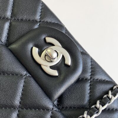 CC SMALL 20 FLAP BAG IN BLACK CALFSKIN