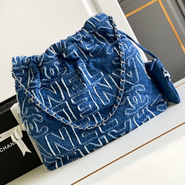 img_d0c94e6f_20240620_i1718881787_2184_4_jpg CC MEDIUM 37 BAG IN NAVY BLUE DENIM