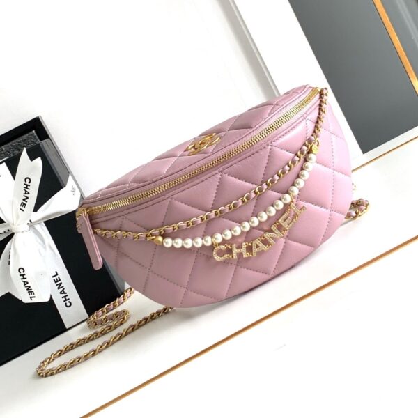 img_d0c94e6f_20240630_i1719730027_4398_4_jpg CC WAIST 24 BAG IN LIGHT PINK CALFSKIN WITH PEARL CHAIN AND GOLD HARDWARE