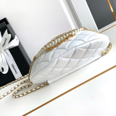 img_d0c94e6f_20240630_i1719730072_5676_6_jpg CC WAIST 24 BAG IN WHITE CALFSKIN WITH PEARL CHAIN AND GOLD HARDWARE