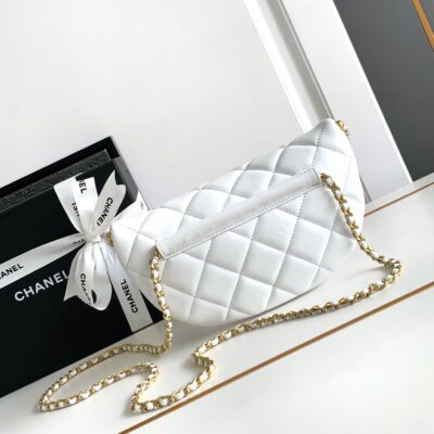 img_d0c94e6f_20240630_i1719730072_913_3_jpg CC WAIST 24 BAG IN WHITE CALFSKIN WITH PEARL CHAIN AND GOLD HARDWARE