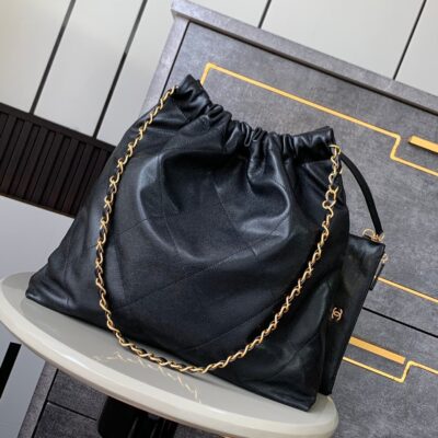 CHANEL BAG 25S 42 CM IN BLACK LAMBSKIN WITH GOLD HARDWARE