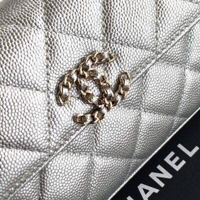 CHANEL 25S KELLY BAG 18 IN SILVER CAVIAR LEATHER WITH GOLD HARDWARE STYLE 2
