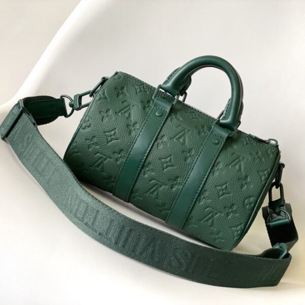 img_d85368cf_20240528_a1716834403965_5848_jpg KEEPALL BANDOULIÈRE 25 IN FOREST GREEN MONOGRAM EMBOSSED CALFSKIN