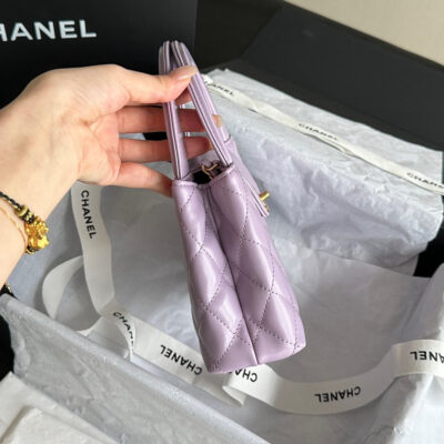 CHANEL VINTAGE KELLY 25S 19 CM IN PURPLE LAMBSKIN WITH GOLD HARDWARE