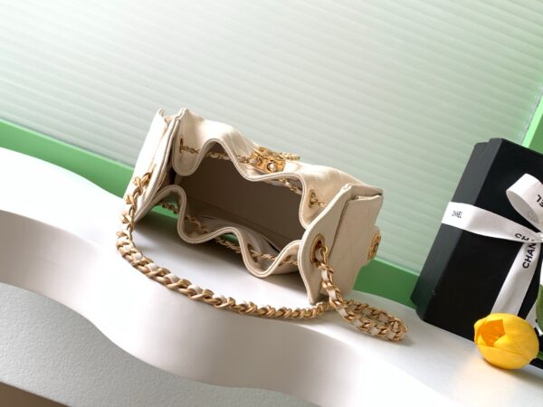 CHANEL 25S HOBO BAG 22 IN LIGHT BEIGE CAVIAR LEATHER WITH GOLD HARDWARE