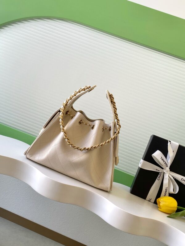 img_ecb71349_20251202_i1764654710858_9652_0_2_jpg CHANEL 25S HOBO BAG 30 IN LIGHT BEIGE CAVIAR LEATHER WITH GOLD HARDWARE