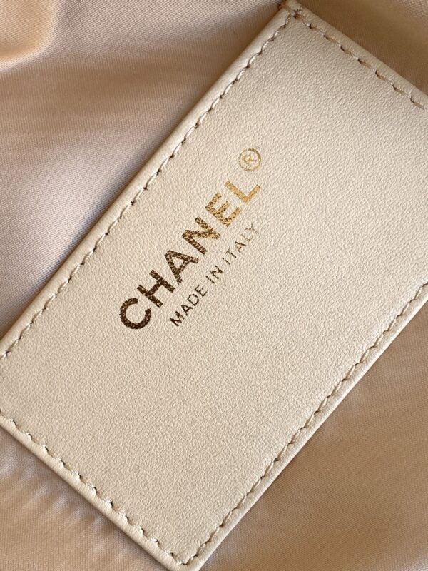 img_ecb71349_20251202_i1764654711108_3895_0_8_jpg CHANEL 25S HOBO BAG 30 IN LIGHT BEIGE CAVIAR LEATHER WITH GOLD HARDWARE