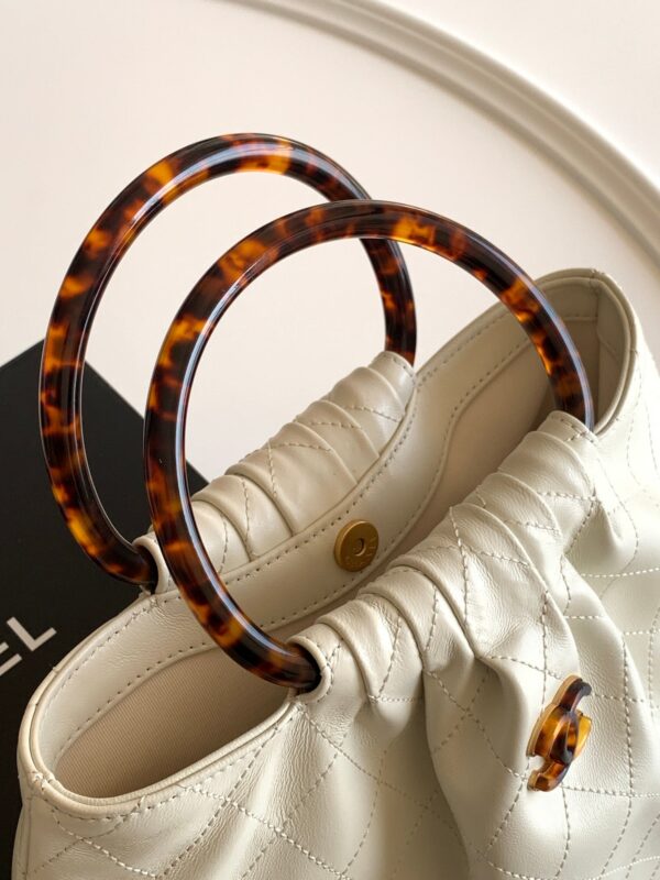 CHANEL 26S HAND BAG 32 IN IVORY WHITE LAMBSKIN GOLD HARDWARE