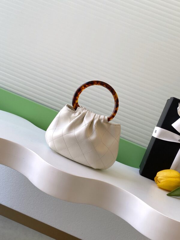 img_ecb71349_20251210_i1765342795148_4241_0_2_jpg CHANEL 26S HAND BAG 12 IN IVORY WHITE LAMBSKIN GOLD HARDWARE
