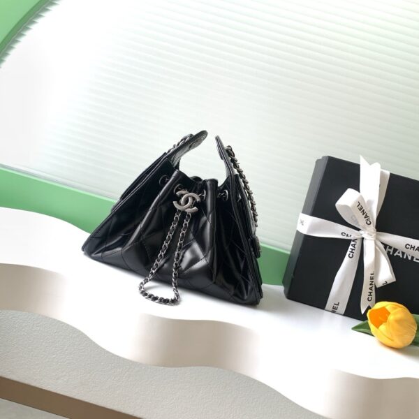 img_ecb71349_20260420_i1776661828242_8799_0_0_jpg CHANEL 26S HOBO BAG 22 IN BLACK CALFSKIN
