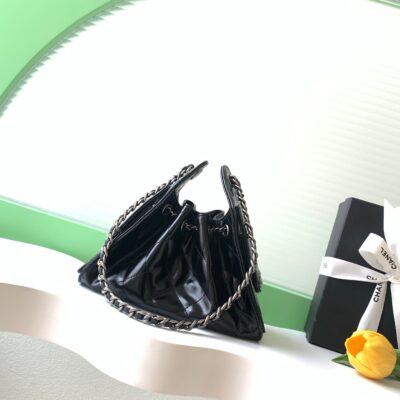 img_ecb71349_20260420_i1776661828662_762_0_2_jpg CHANEL 26S HOBO BAG 22 IN BLACK CALFSKIN