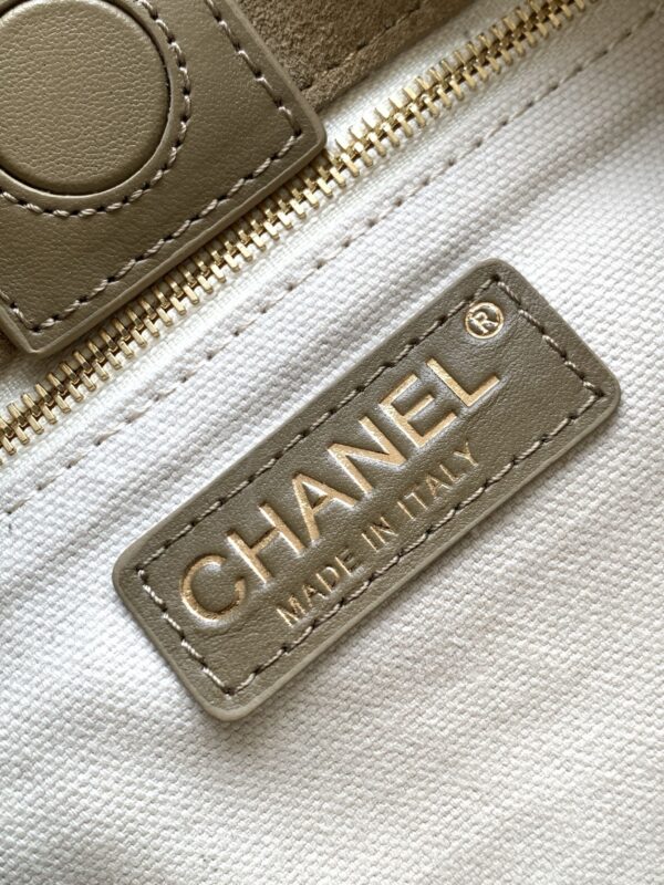 CHANEL 26S BUCKET SHOULDER BAG MEDIUM 29 IN DARK BEIGE SUEDE AND CALFSKIN GOLD HARDWARE