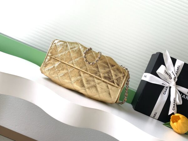 img_ecb71349_20260703_i1783055865006_6080_0_3_jpg CHANEL 26S HOBO BAG 22 IN GOLD METALLIC CRINKLED CALFSKIN SILVER HARDWARE