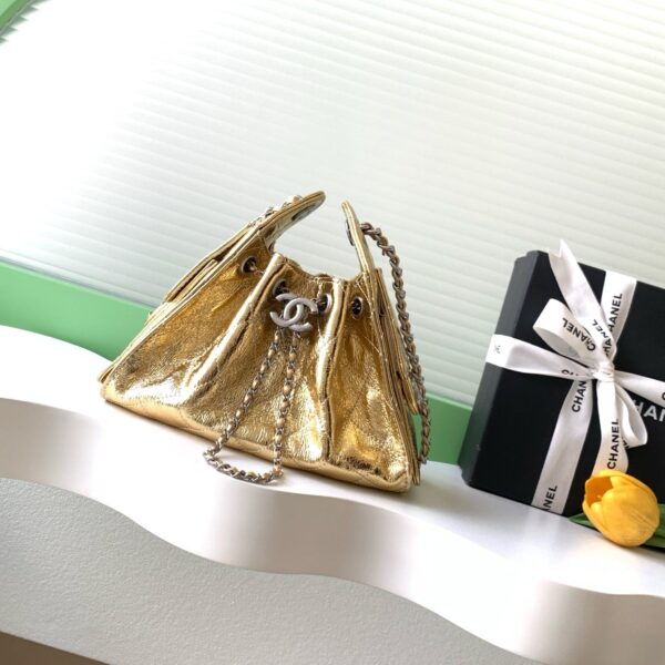 img_ecb71349_20260703_i1783055865657_3261_0_0_jpg CHANEL 26S HOBO BAG 22 IN GOLD METALLIC CRINKLED CALFSKIN SILVER HARDWARE