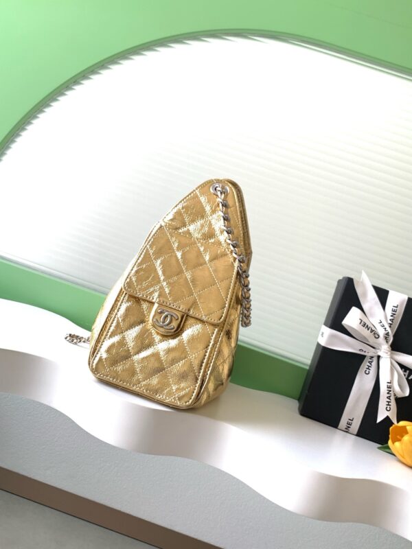 img_ecb71349_20260703_i1783055916827_9779_0_1_jpg CHANEL 26S HOBO BAG 30 IN GOLD METALLIC CRINKLED CALFSKIN SILVER HARDWARE