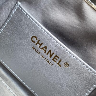 img_ecb71349_20260703_i1783055957100_8668_0_8_jpg CHANEL 26S HOBO BAG 22 IN SILVER METALLIC CRINKLED CALFSKIN GOLD HARDWARE