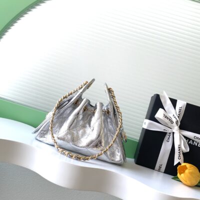 img_ecb71349_20260703_i1783055957711_1201_0_2_jpg CHANEL 26S HOBO BAG 22 IN SILVER METALLIC CRINKLED CALFSKIN GOLD HARDWARE