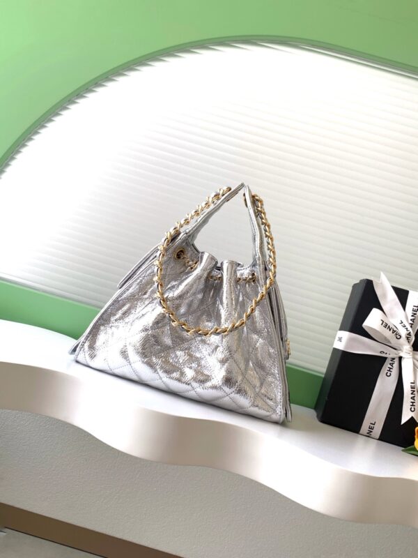 img_ecb71349_20260703_i1783055983781_7976_0_2_jpg CHANEL 26S HOBO BAG 30 IN SILVER METALLIC CRINKLED CALFSKIN GOLD HARDWARE