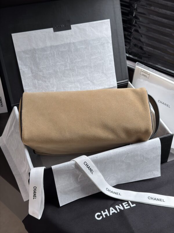 img_ecb71349_20260706_i1783315367083_9601_0_2_jpg CHANEL 26S LARGE ZIP POUCH BAG 29 IN DARK BEIGE SUEDE AND CALFSKIN SILVER HARDWARE