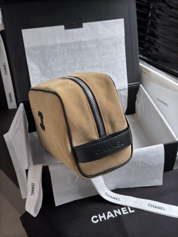 img_ecb71349_20260706_i1783315367120_9900_0_3_jpg CHANEL 26S LARGE ZIP POUCH BAG 29 IN DARK BEIGE SUEDE AND CALFSKIN SILVER HARDWARE