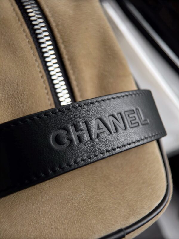 img_ecb71349_20260706_i1783315367190_4771_0_6_jpg CHANEL 26S LARGE ZIP POUCH BAG 29 IN DARK BEIGE SUEDE AND CALFSKIN SILVER HARDWARE
