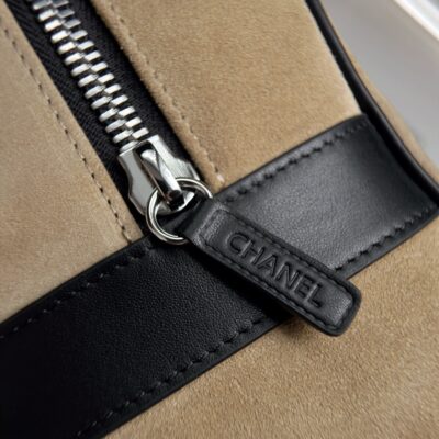 img_ecb71349_20260706_i1783315368153_7114_0_5_jpg CHANEL 26S LARGE ZIP POUCH BAG 29 IN DARK BEIGE SUEDE AND CALFSKIN SILVER HARDWARE