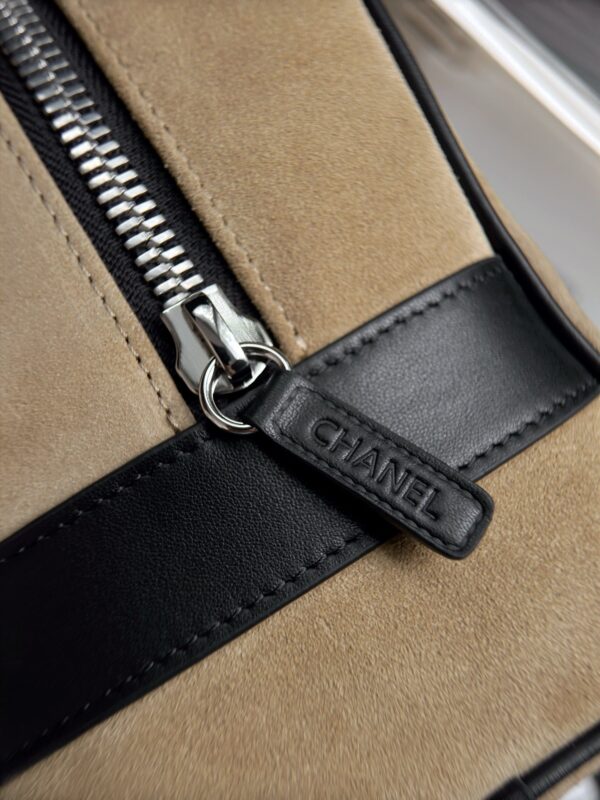 img_ecb71349_20260706_i1783315368153_7114_0_5_jpg CHANEL 26S LARGE ZIP POUCH BAG 29 IN DARK BEIGE SUEDE AND CALFSKIN SILVER HARDWARE