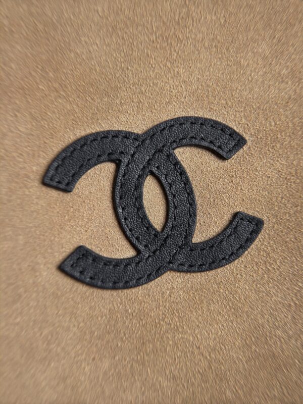 img_ecb71349_20260706_i1783315368155_6093_0_4_jpg CHANEL 26S LARGE ZIP POUCH BAG 29 IN DARK BEIGE SUEDE AND CALFSKIN SILVER HARDWARE