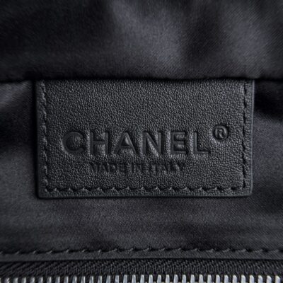 CHANEL 26S LARGE ZIP POUCH BAG 29 IN BEIGE CANVAS AND CALFSKIN SILVER HARDWARE