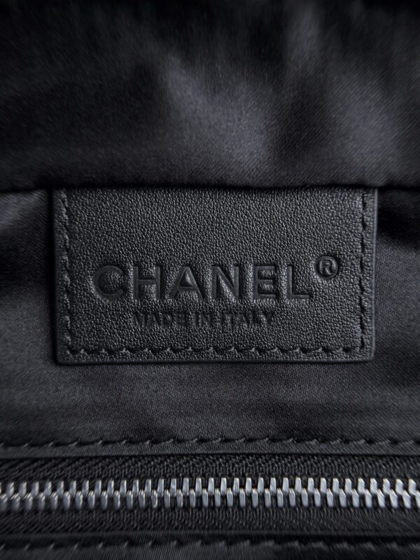 CHANEL 26S LARGE ZIP POUCH BAG 29 IN BEIGE CANVAS AND CALFSKIN SILVER HARDWARE