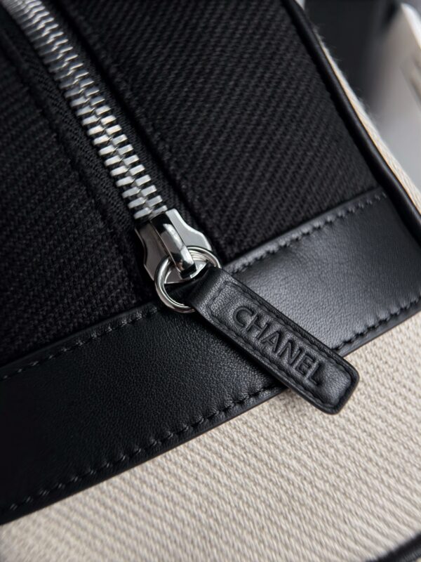 CHANEL 26S LARGE ZIP POUCH BAG 29 IN BEIGE CANVAS AND CALFSKIN SILVER HARDWARE