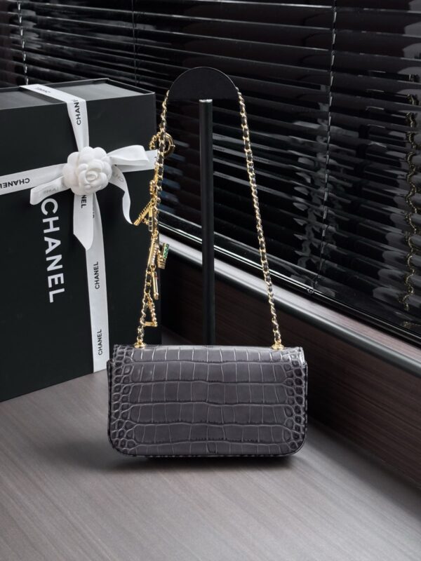 img_ecb71349_20260718_i1784332374417_6392_0_1_jpg CHANEL 26S WALLET ON CHAIN 22 IN CHARCOAL GRAY CROCODILE-EMBOSSED CALFSKIN GOLD HARDWARE