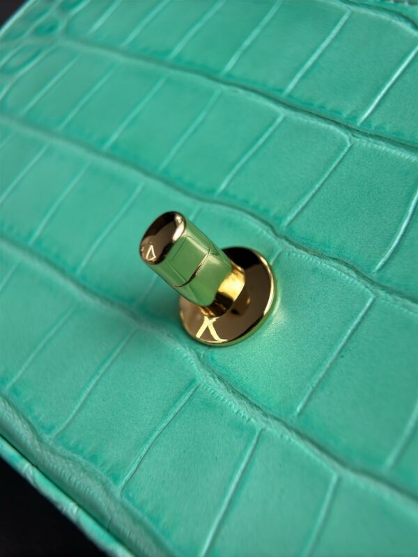 img_ecb71349_20260718_i1784332509791_2575_0_5_jpg CHANEL 26S WALLET ON CHAIN 22 IN TIFFANY BLUE CROCODILE-EMBOSSED CALFSKIN GOLD HARDWARE