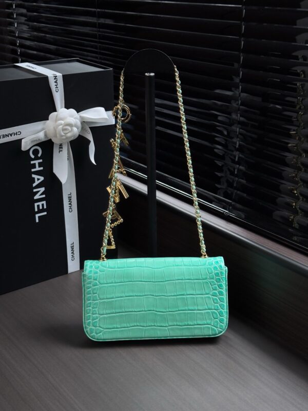 img_ecb71349_20260718_i1784332511045_4171_0_1_jpg CHANEL 26S WALLET ON CHAIN 22 IN TIFFANY BLUE CROCODILE-EMBOSSED CALFSKIN GOLD HARDWARE