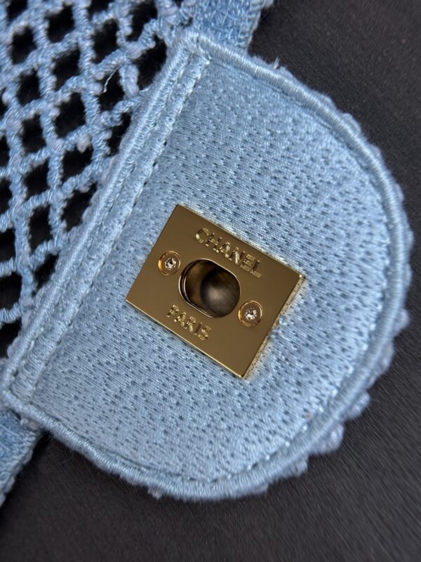 img_ecb71349_20260719_i1784414176542_5713_0_7_jpg CHANEL 26S SMALL CLASSIC FLAP BAG 21 IN LIGHT BLUE OPEN-WEAVE CROCHET GOLD HARDWARE
