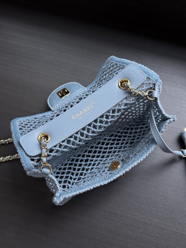 img_ecb71349_20260719_i1784414177220_2983_0_8_jpg CHANEL 26S SMALL CLASSIC FLAP BAG 21 IN LIGHT BLUE OPEN-WEAVE CROCHET GOLD HARDWARE